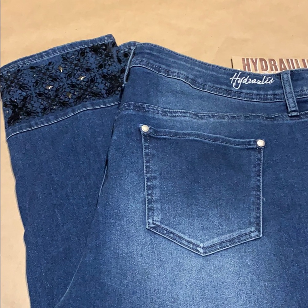 Women’s Hydraulic curvy ankle jeans